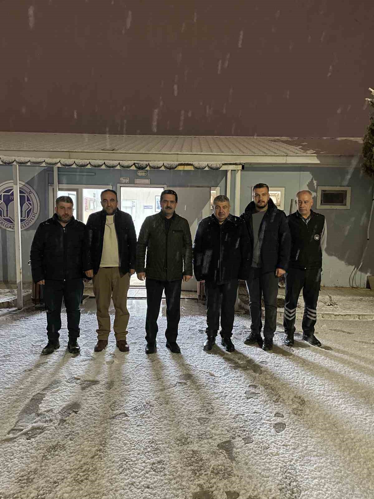 Battalgazi’de kar yağışı sonrası ekipler sahada