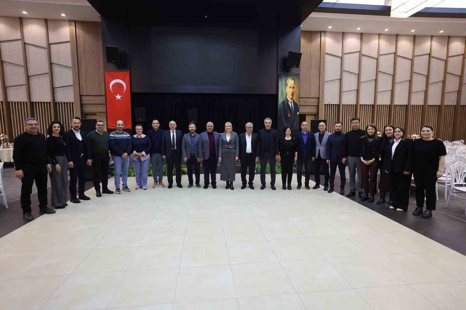 Başkan Doğan muhtarlarla iftarda bir araya geldi