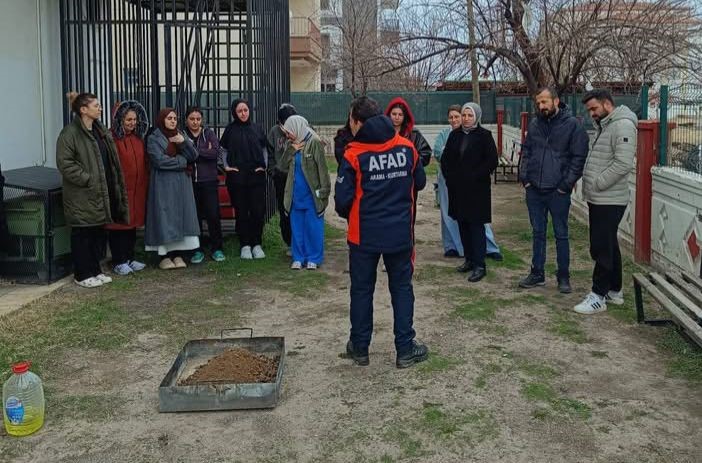 AFAD önce eğitim veriyor, sonra tatbikat yapıyor