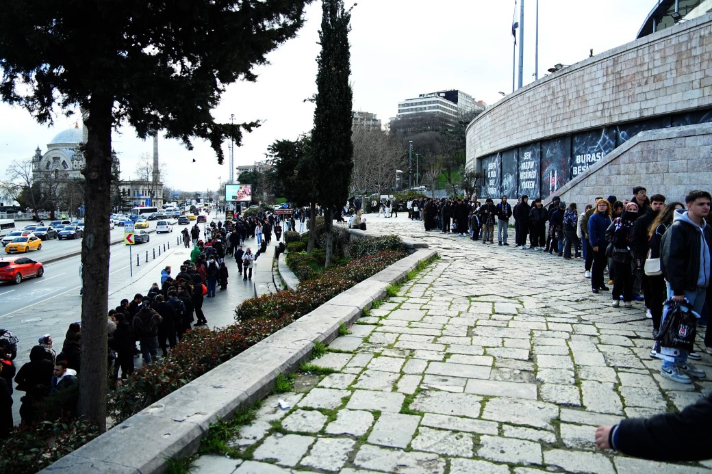 Hyeon-gyu Oh imza g&uuml;n&uuml;nde taraftarlarla buluştu