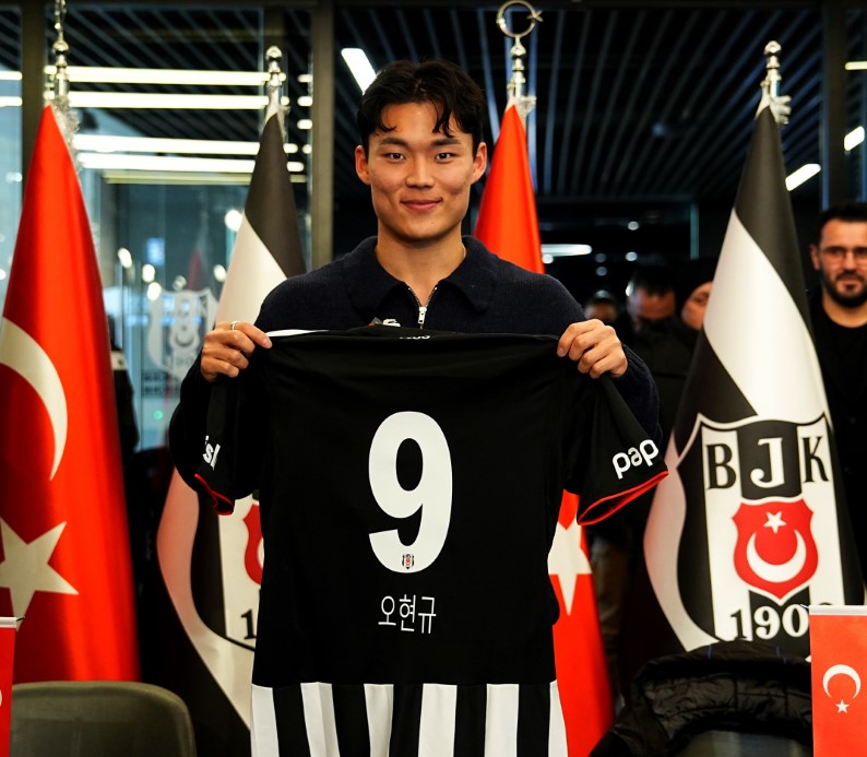 Hyeon-gyu Oh imza g&uuml;n&uuml;nde taraftarlarla buluştu