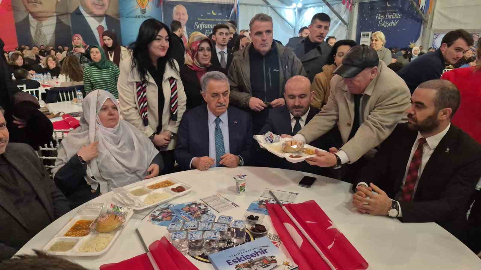 AK Parti İl Başkanı Albayrak: "Eskişehir için ortaya koyduğumuz vizyonun sınırlarına CHP zihniyetinin hayalleri bile yetişemez"