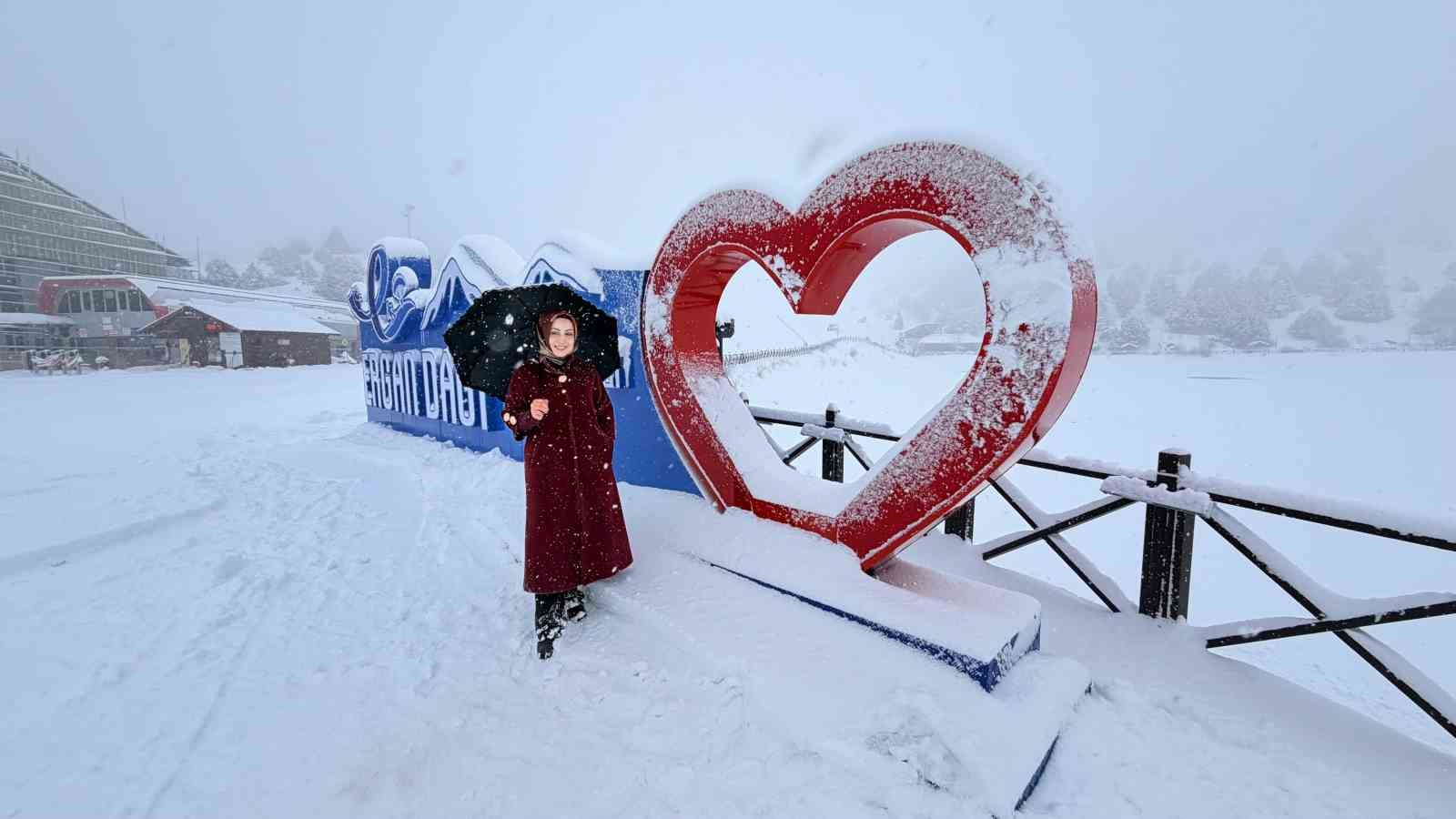 Ergan Dağı’nda kar rekoru: 2. etap teleski hattı kar altında