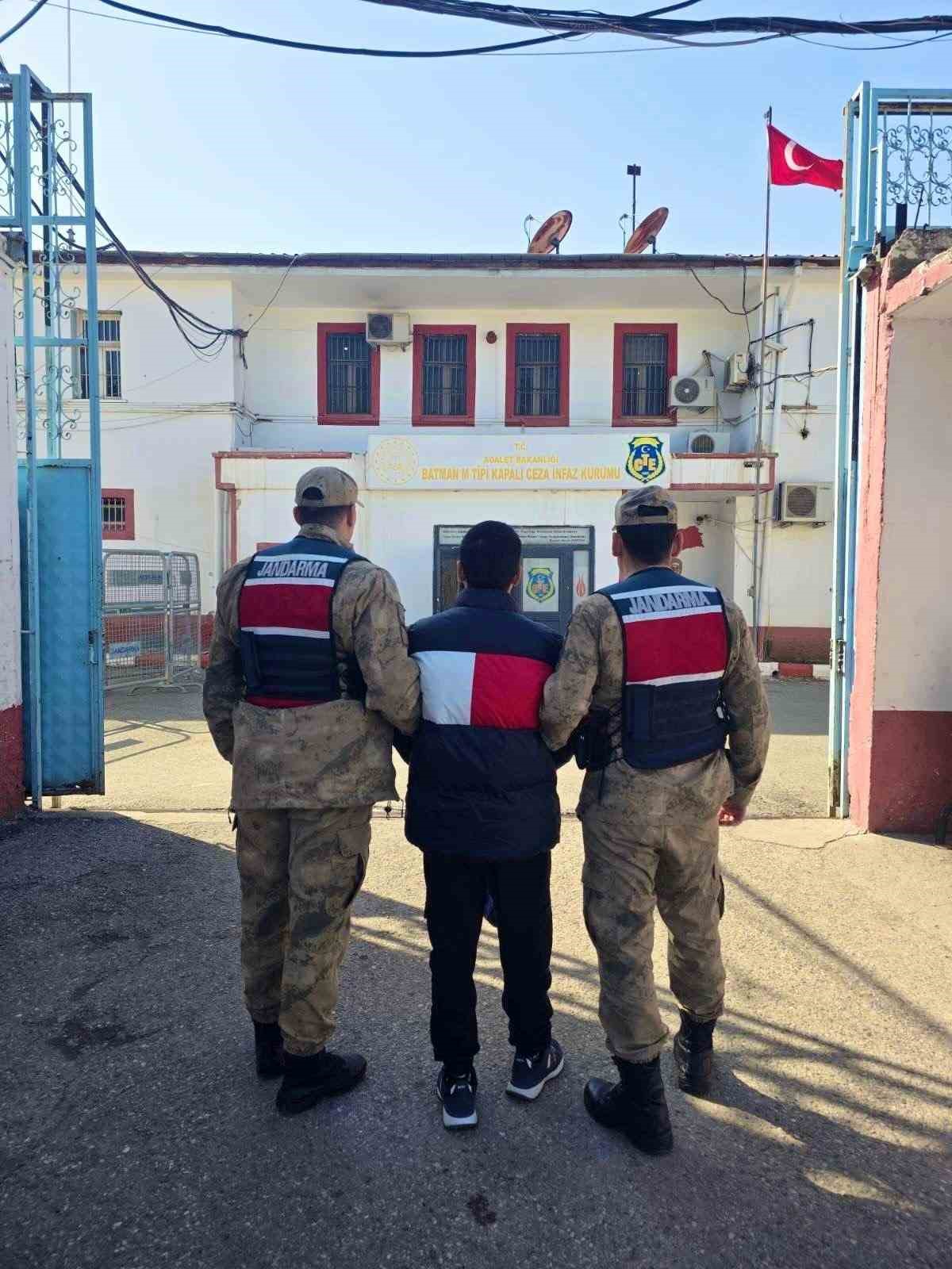 Batman&rsquo;da aranan 33 şahıs yakalandı
