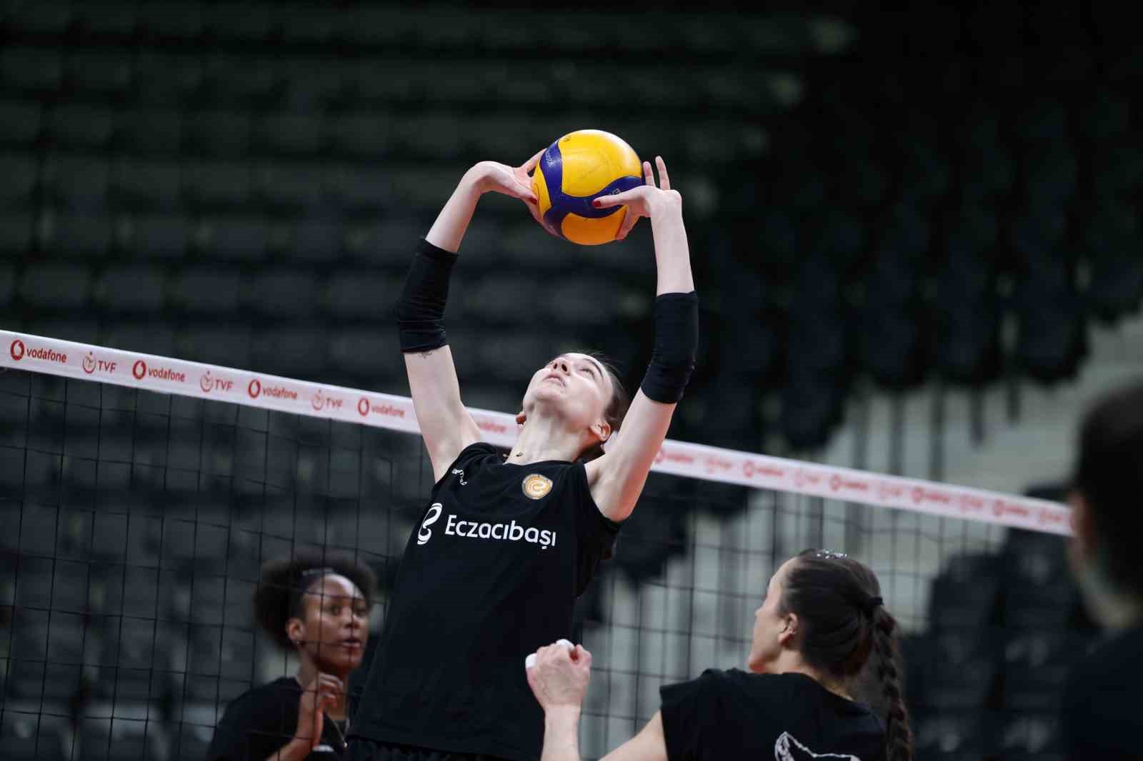 Eczacıbaşı Dynavit, Göztepe ile mücadele edecek