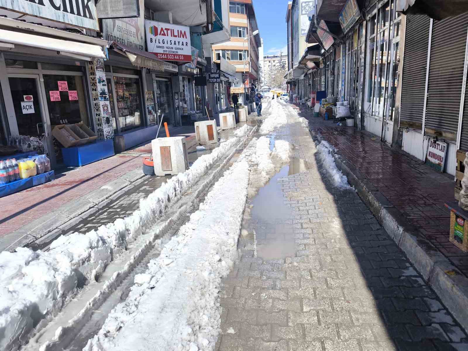 Van&rsquo;da esnaf ve vatandaşlardan "altyapı ve temizlik" tepkisi
