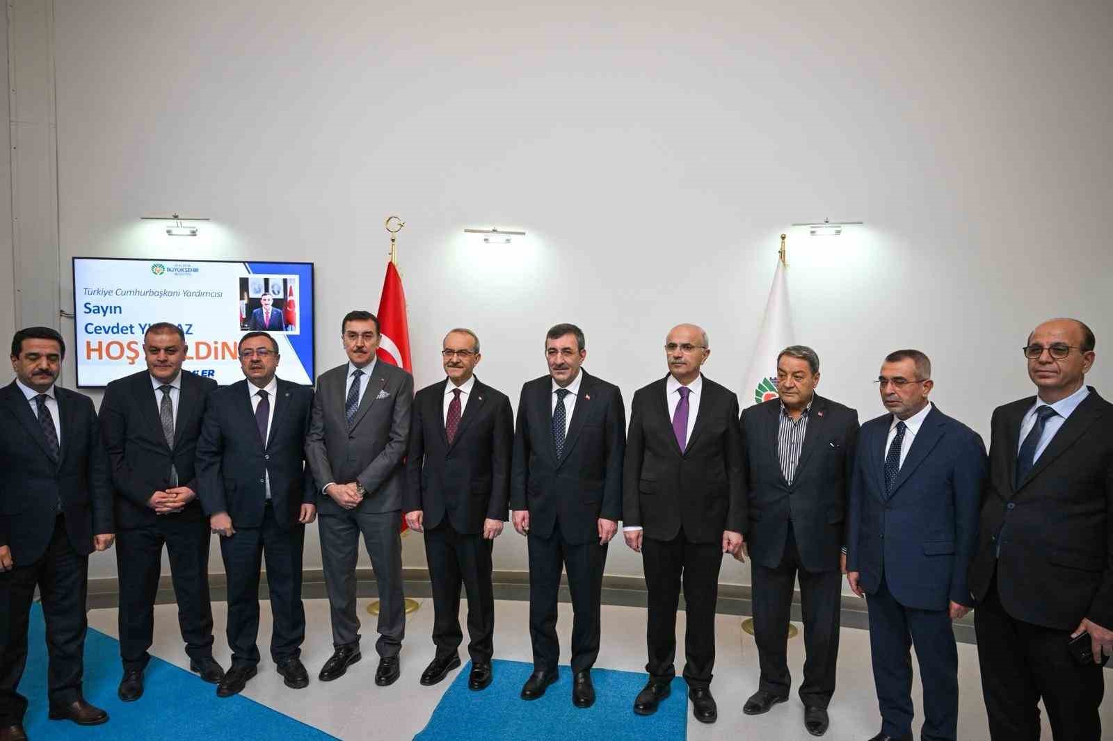 Cumhurbaşkanı Yardımcısı Yılmaz’dan Başkan Er’e tebrik