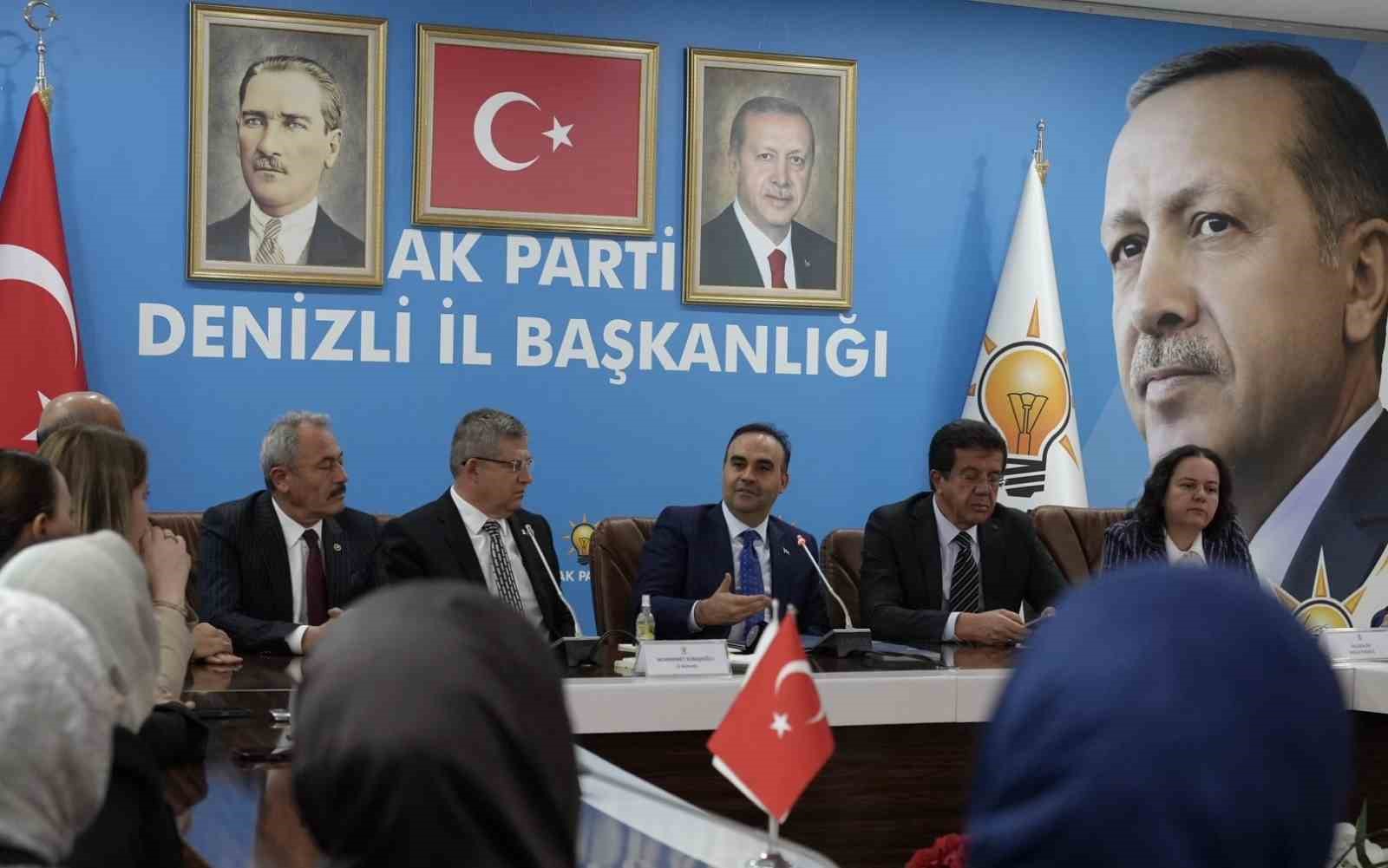 Sanayi ve Teknoloji Bakanı Mehmet Fatih Kacır Denizli partilileriyle bir araya geldi