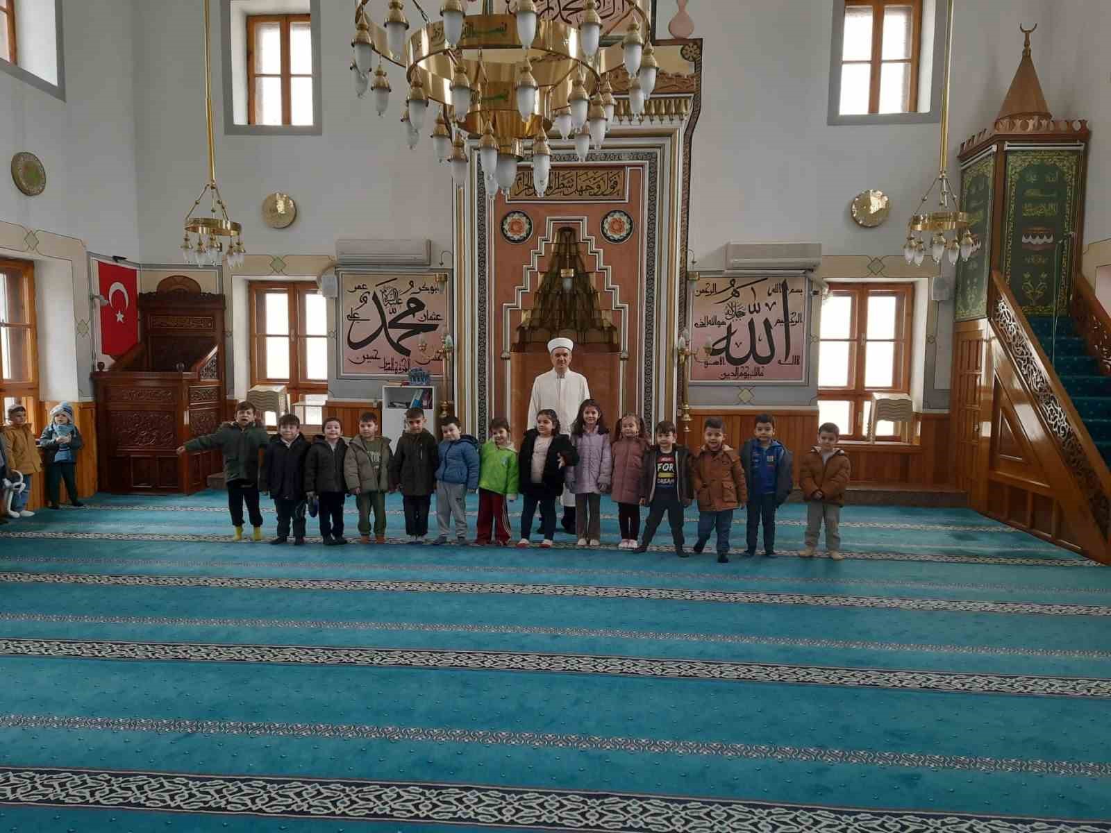 Anaokulu &ouml;ğrencileri Yediler Camii&rsquo;nde İslam k&uuml;lt&uuml;r&uuml;n&uuml; &ouml;ğrendi
