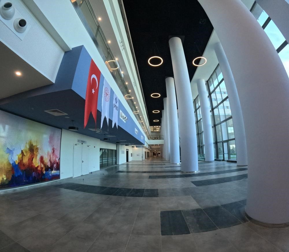 Samsun Şehir Hastanesi&rsquo;nde ilk ameliyat ger&ccedil;ekleştirildi
