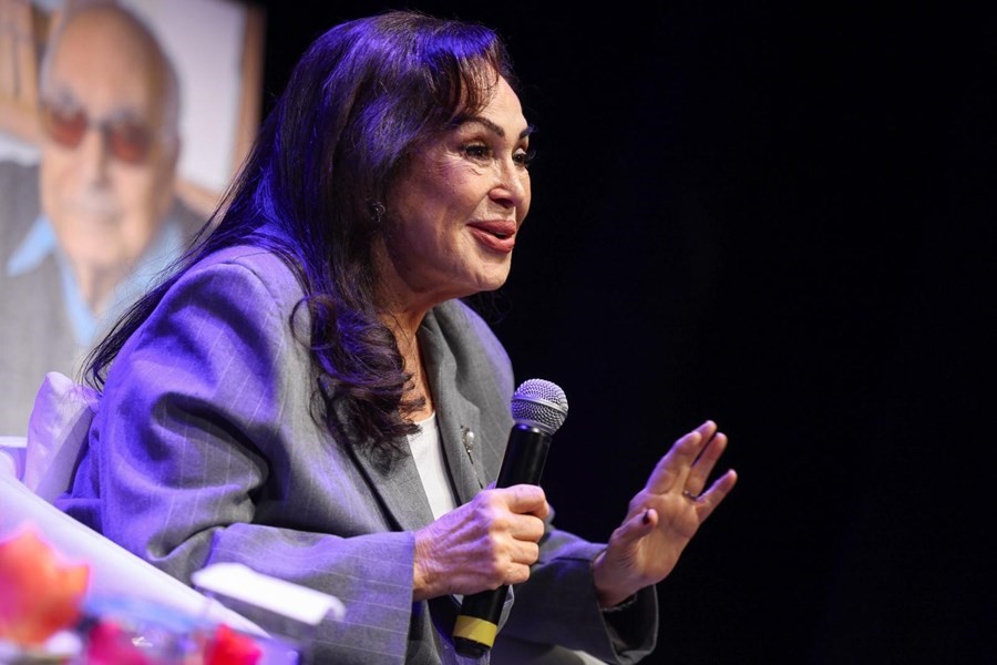 Türk sinema Sultanı Türkan Şoray "set için köyü yaktık, davul zurnayla uğurladılar"