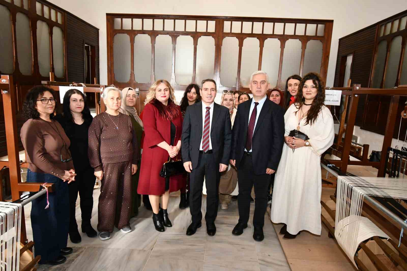 Bergama&rsquo;da tarihi hamamdan Parş&ouml;men M&uuml;zesi&rsquo;ne uzanan yolculuk
