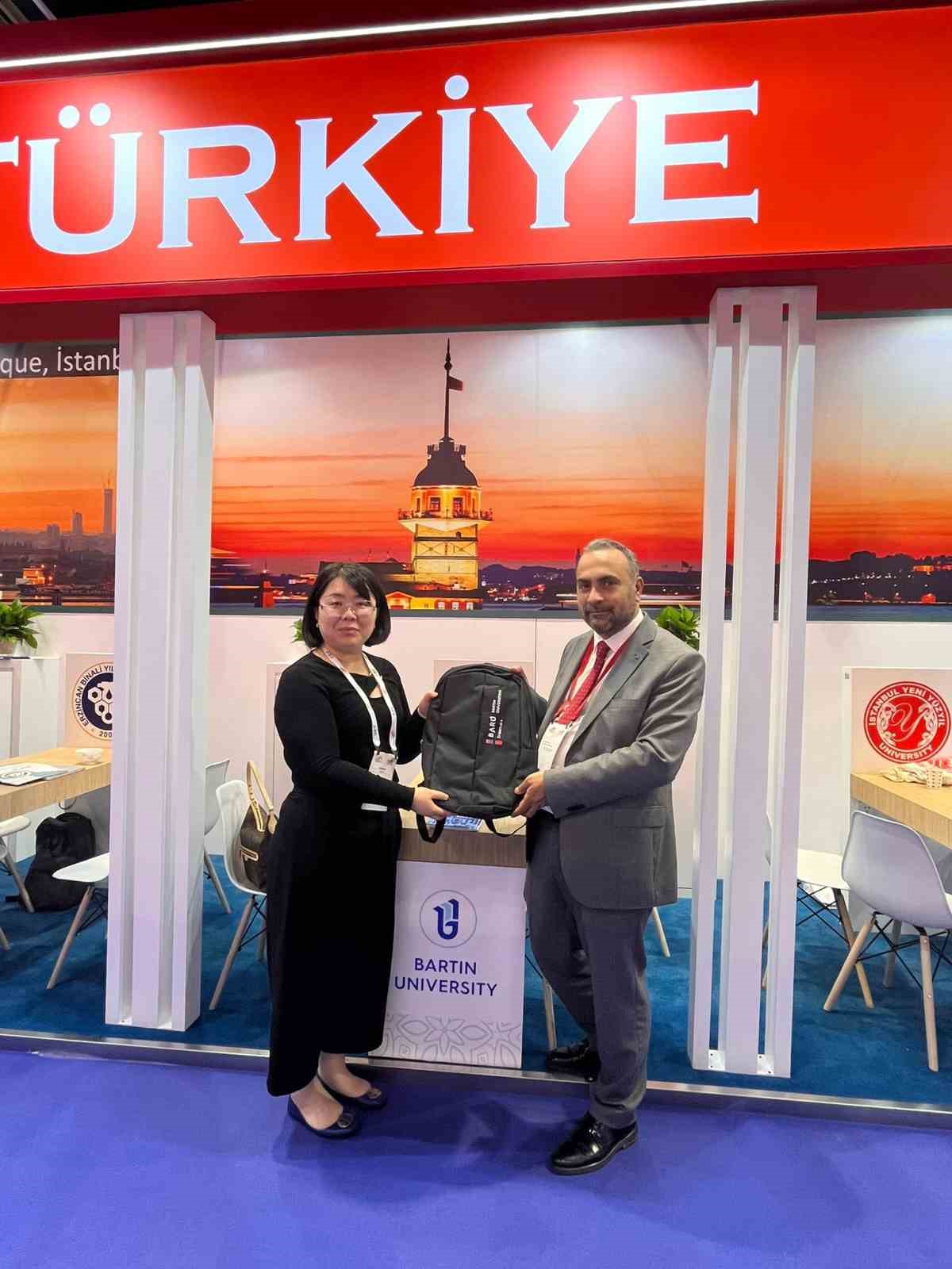 BAR&Uuml; Hong Kong&rsquo;da k&uuml;resel iş birliği ağını g&uuml;&ccedil;lendiriyor
