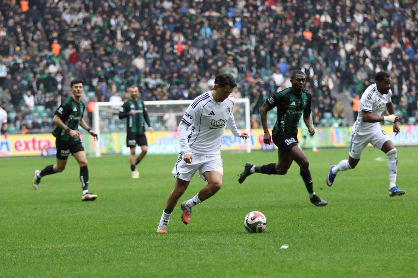 Trendyol Süper Lig: Kocaelispor: 0 - Beşiktaş: 0 (Maç devam ediyor)