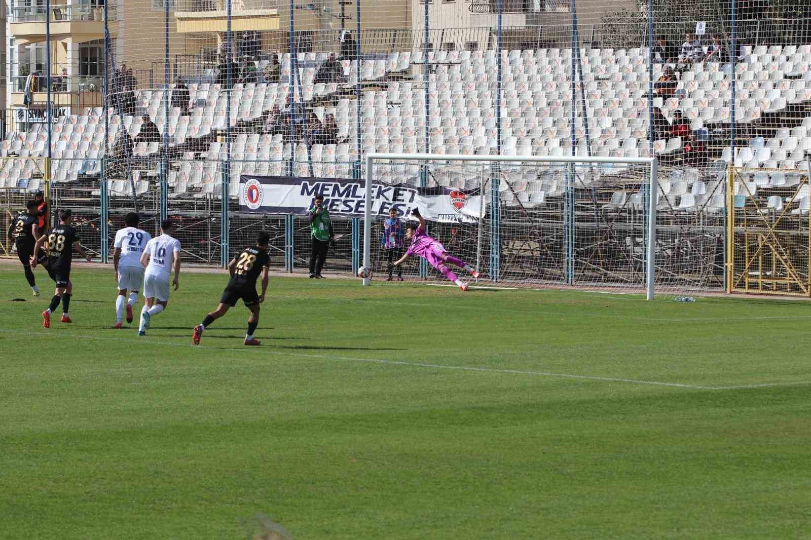 TFF 2. Lig: Fethiyespor: 1 - Isparta 32 Spor: 1

