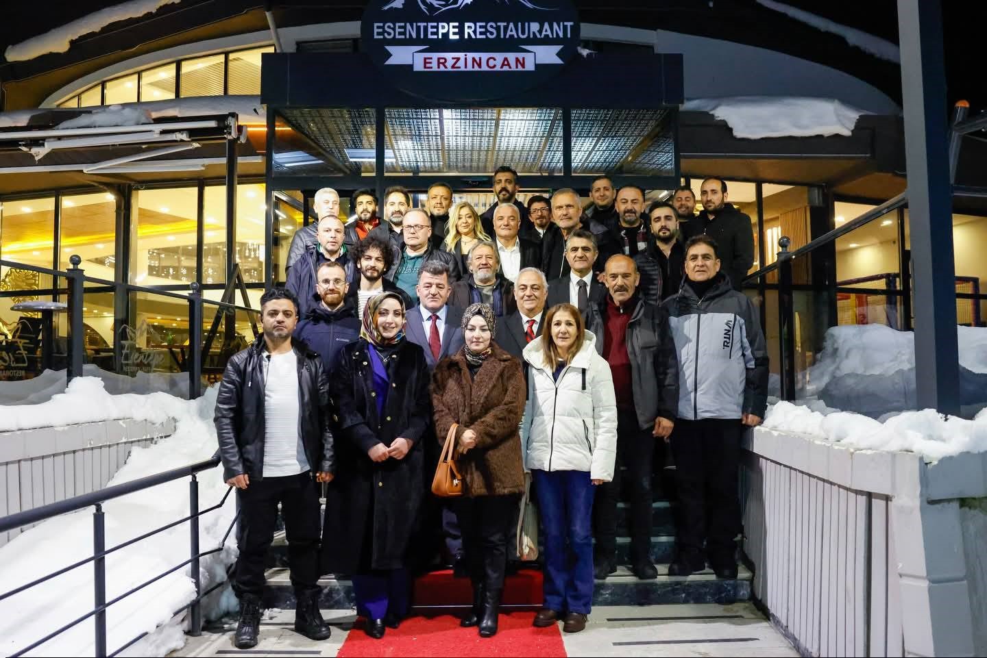 24Erzincanspor yönetimi iftarda basınla buluştu