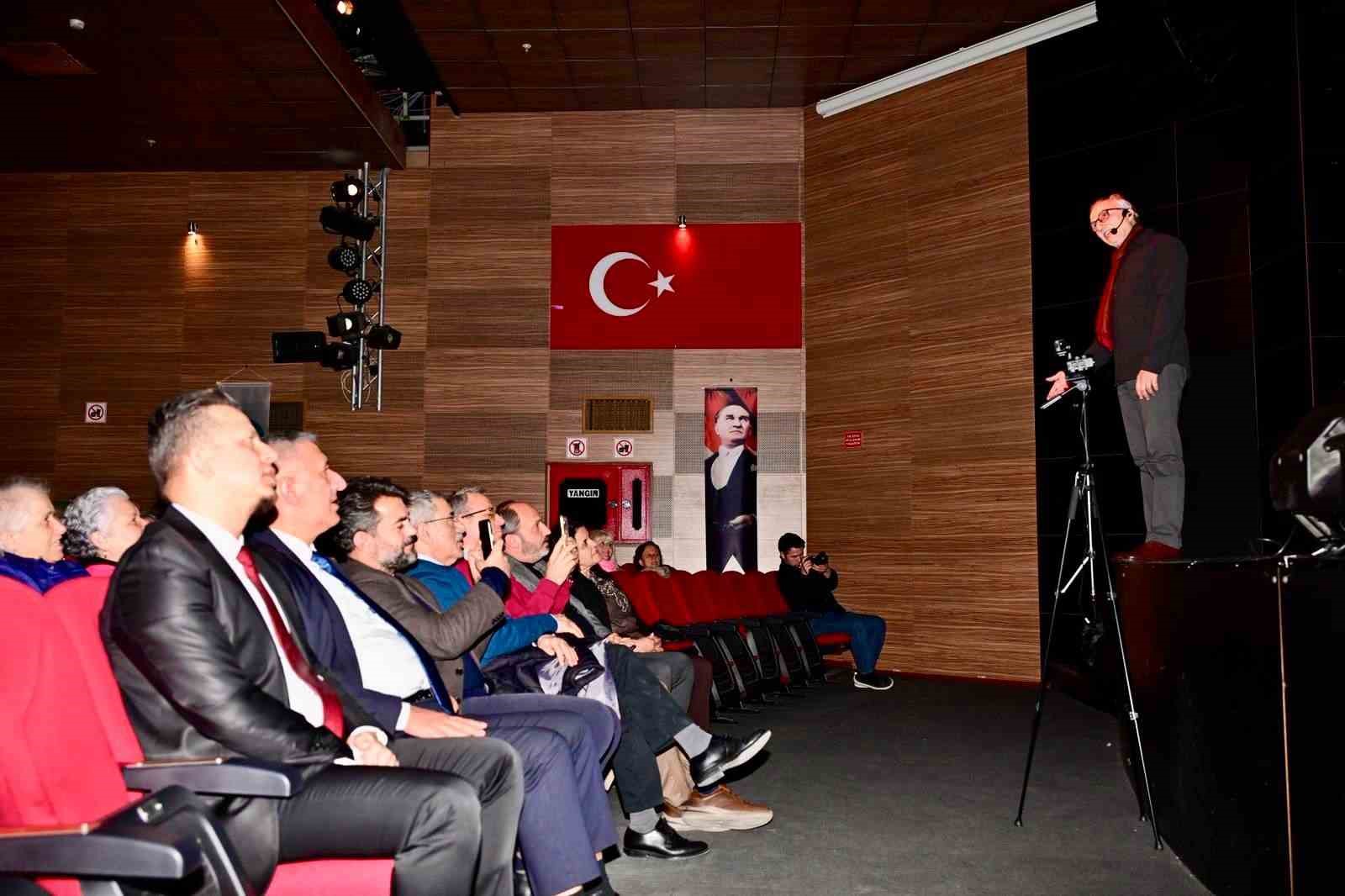 Yaşar Kemal Manisa&rsquo;da anıldı
