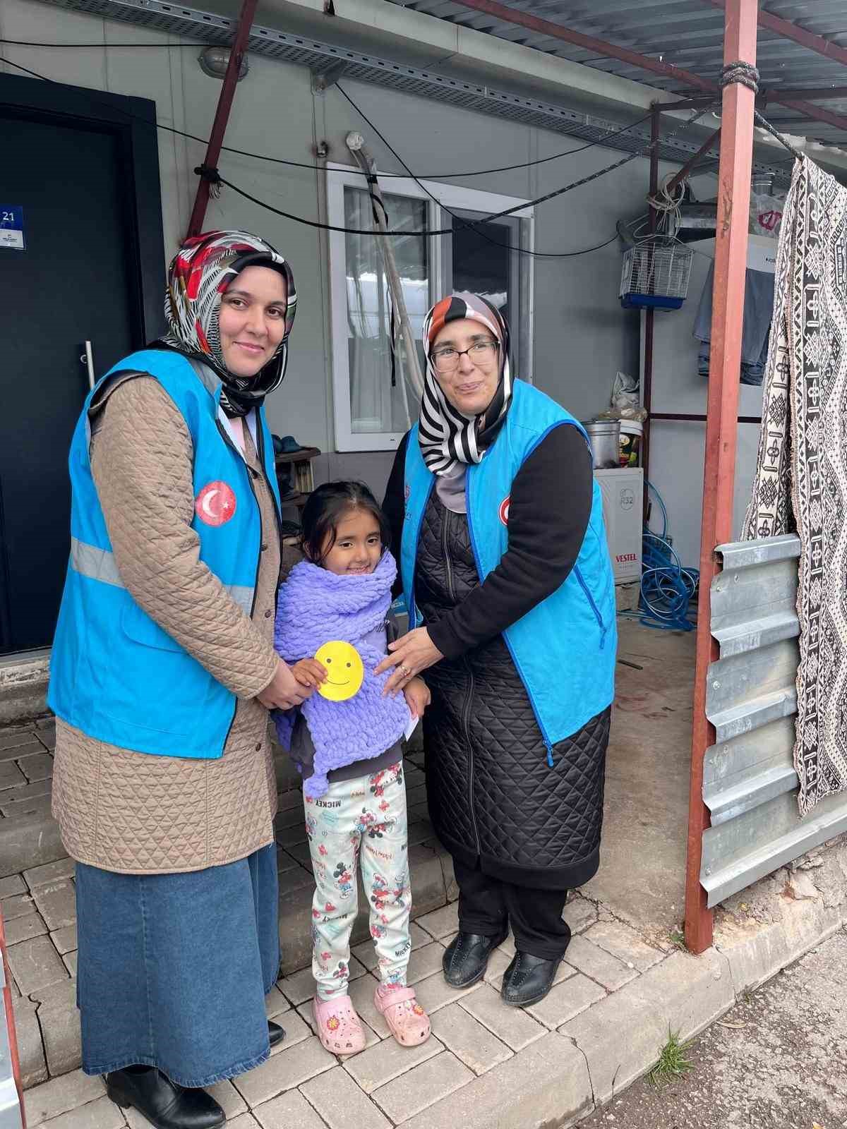 Sevgi ilmekleri Nurdağı&rsquo;ndaki &ccedil;ocuklara ulaştı
