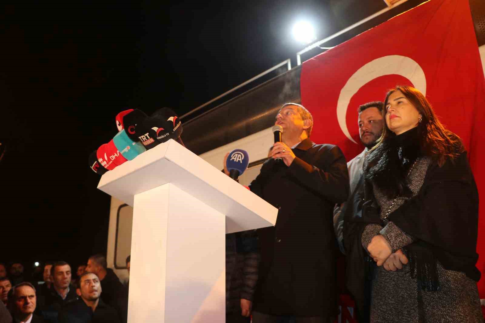 &Ouml;zg&uuml;r &Ouml;zel: "Tanju&rsquo;yla gurur duyuyoruz"
