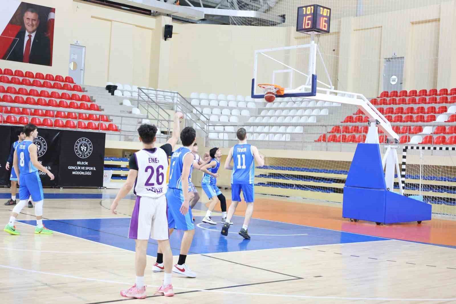 Bilecik&rsquo;te okul sporları basketbol grup m&uuml;sabakaları s&uuml;r&uuml;yor
