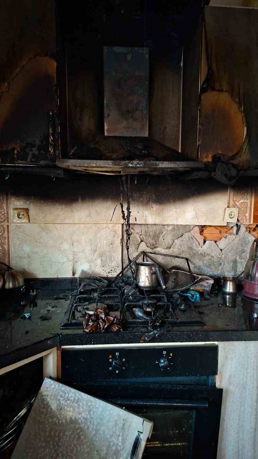 Samandağ&rsquo;da evin mutfağında &ccedil;ıkan yangın korkuttu
