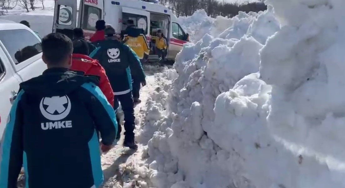 Karla m&uuml;cadelede zamanla yarış: G&ouml;ğ&uuml;s ağrısı olan hastaya koordineli m&uuml;dahale
