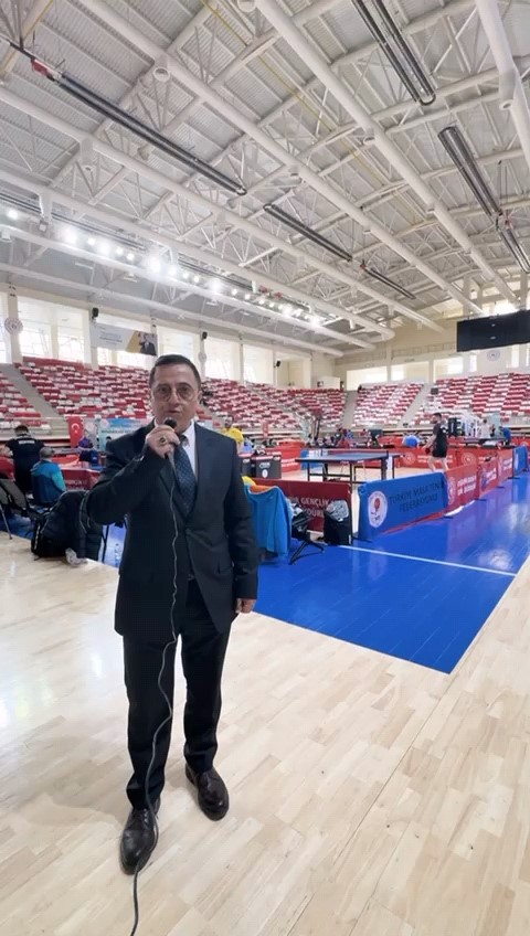 Masa tenisinin kalbi Eskişehir&rsquo;de attı: 120 sporcu kıyasıya yarıştı
