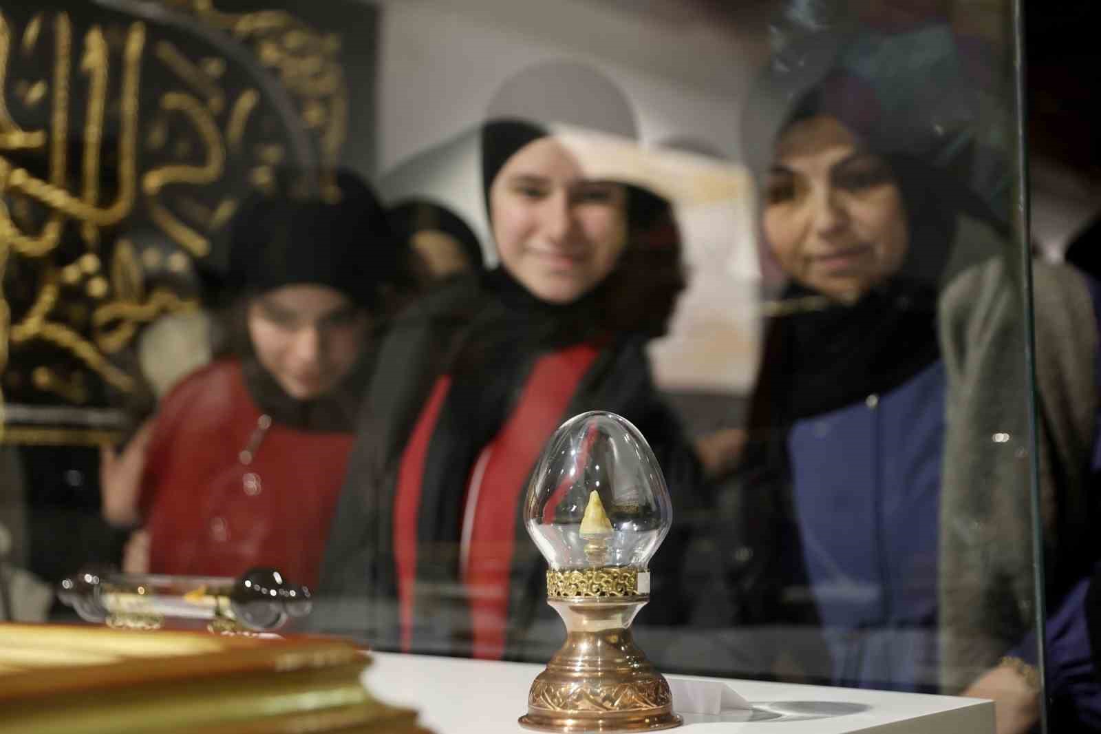 Mukaddes emanetler, Gaziantep Büyükşehir ev sahipliğinde vatandaşlarla buluşuyor