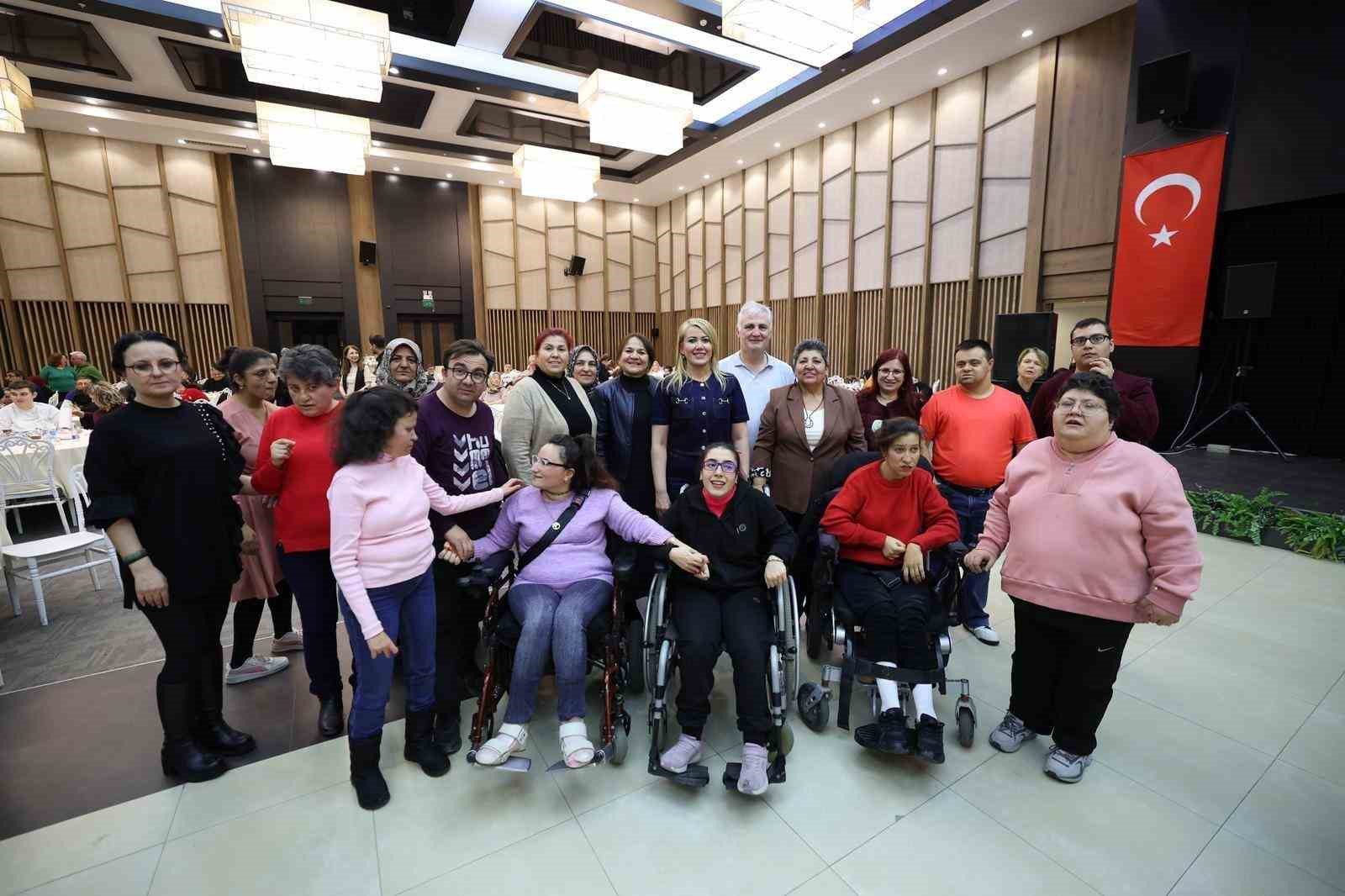Merkezefendi&rsquo;de Engelsiz Yaşam Akademisi aileleri iftarda buluştu
