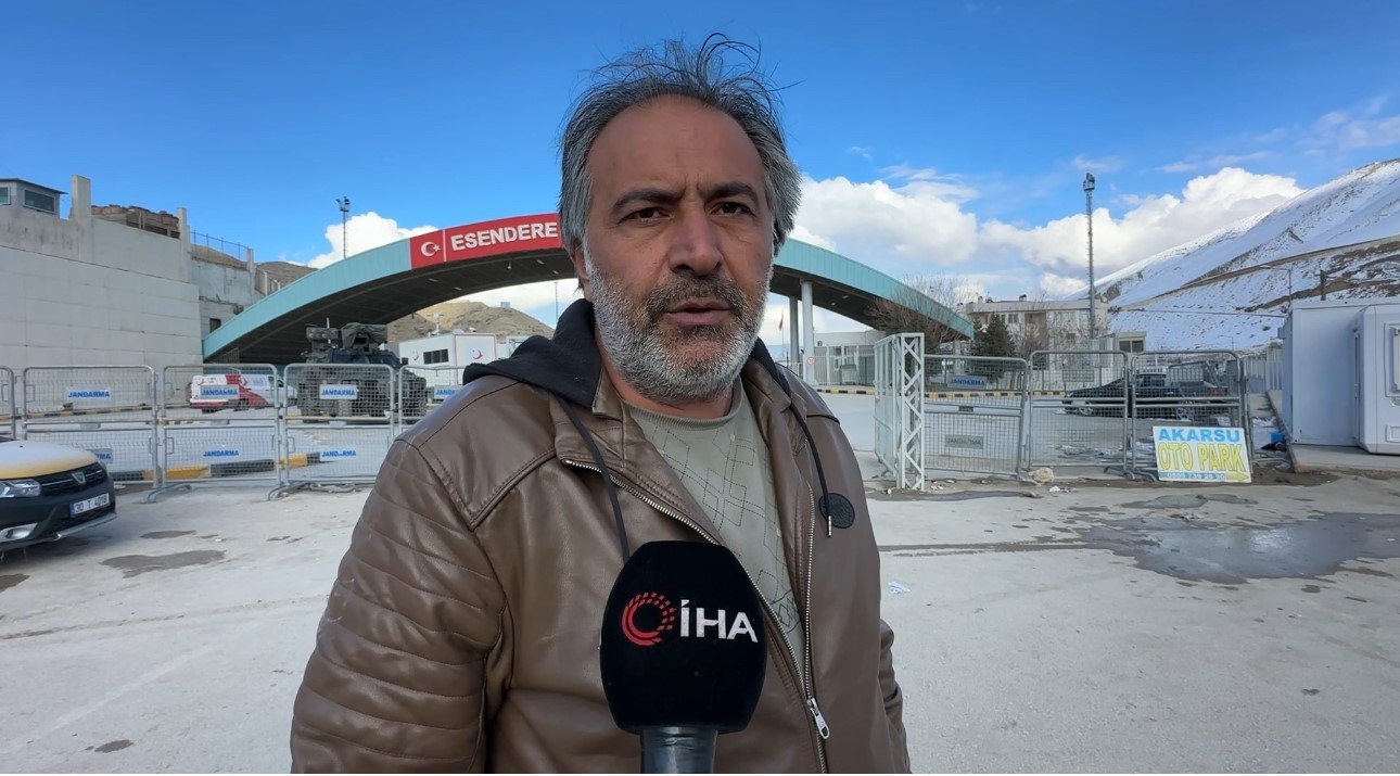 Türkiye-İran sınır kapısında 2 kilometrelik tır kuyruğu oluştu