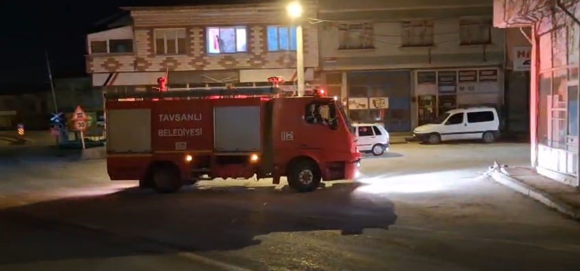 Tavşanlı&rsquo;da alev alan kalorifer kazanı korkuttu
