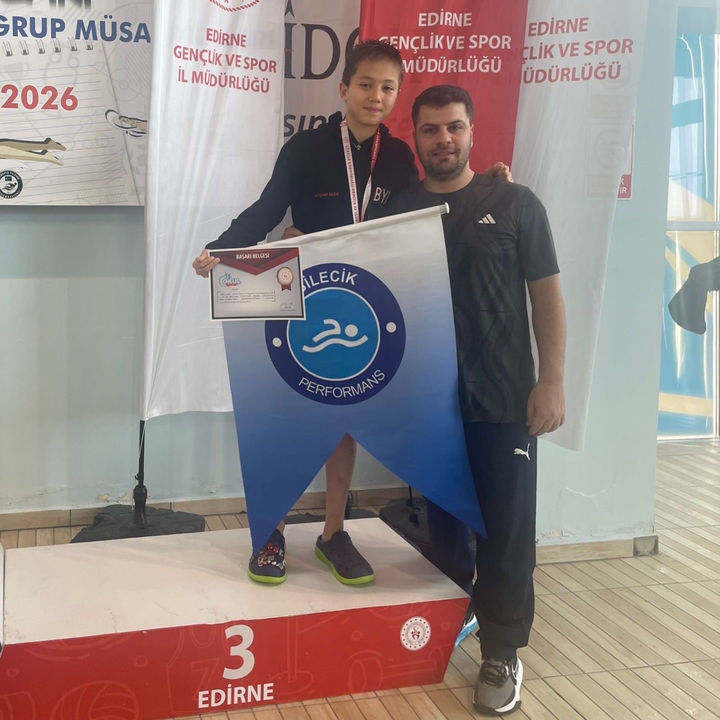 Bilecikli yüzücüden Edirne’de bronz madalya