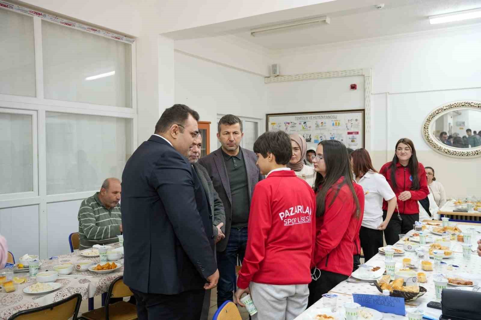 Pazarlar&rsquo;da maarif sofrası bereketi
