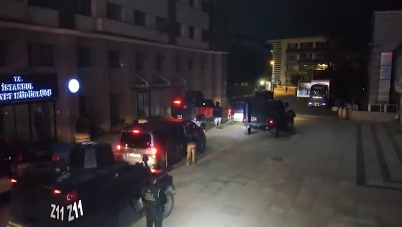 İ&ccedil;işleri Bakanlığı: "FET&Ouml; ter&ouml;r &ouml;rg&uuml;t&uuml;ne y&ouml;nelik tarafından d&uuml;zenlenen operasyonlarımızda; 298 ş&uuml;pheli yakalandı"
