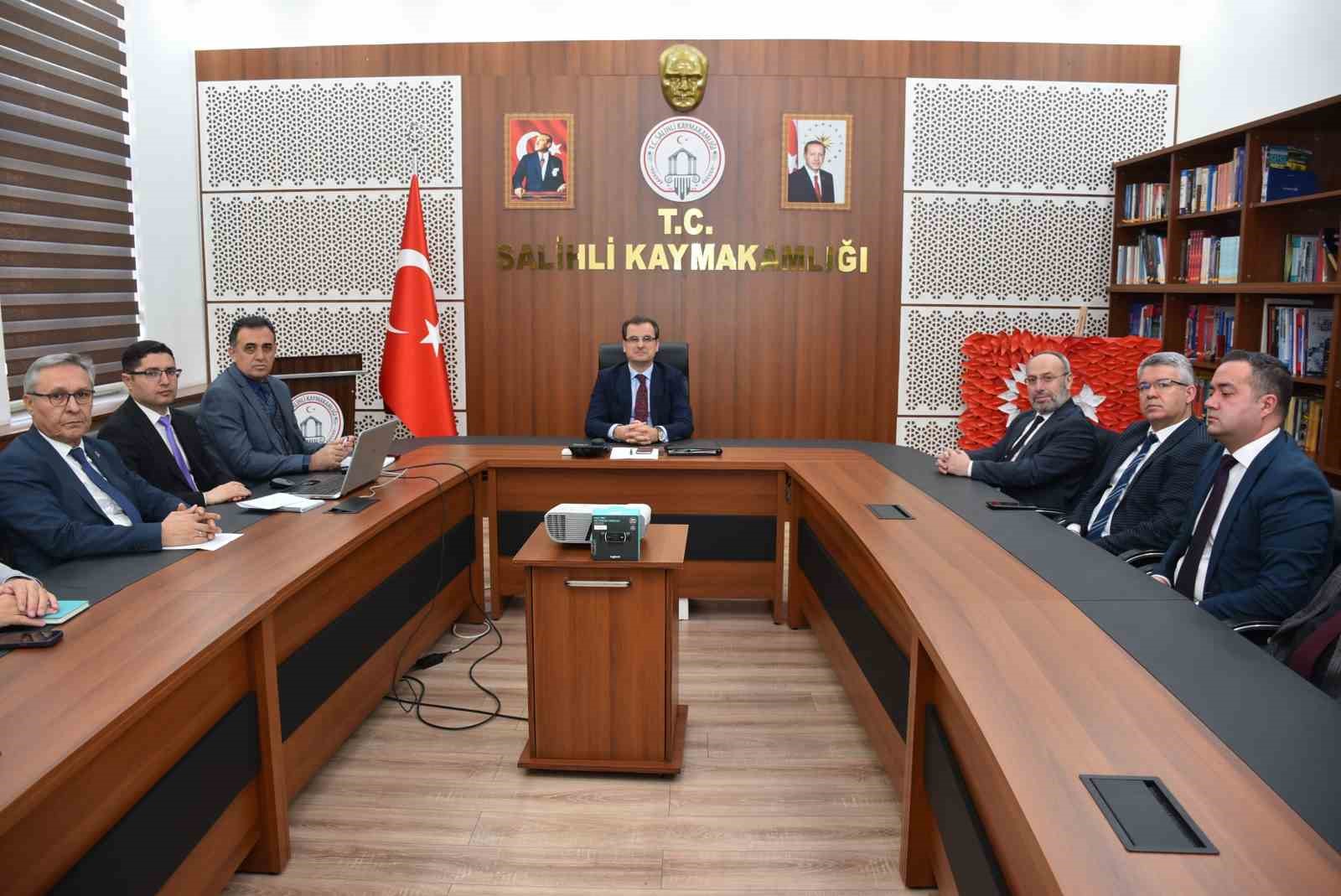 Salihli&rsquo;de Mart ayı kamu yatırımları ve hizmetleri masaya yatırıldı
