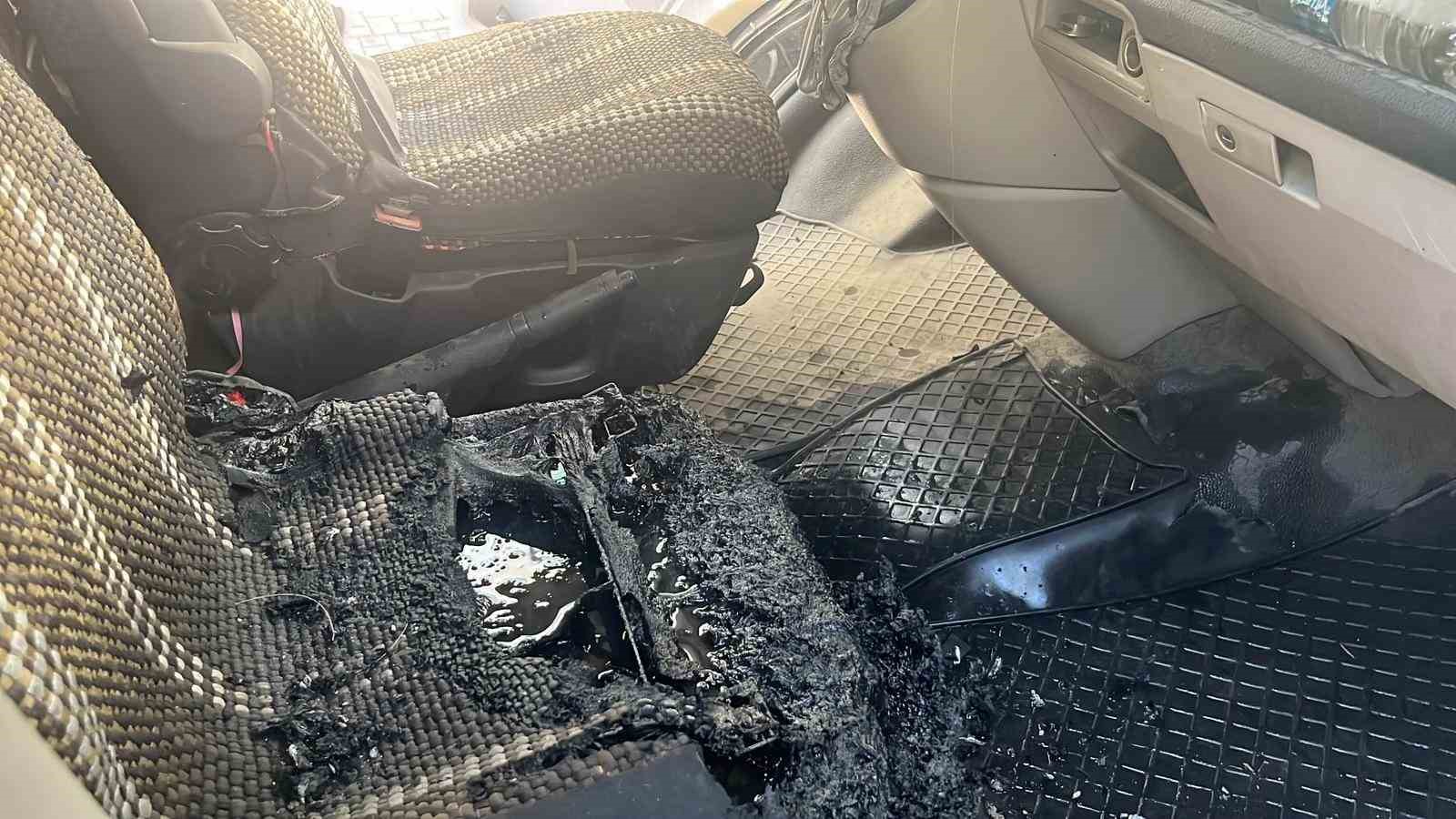 Alanya&rsquo;da hafif ticari ara&ccedil; yangını korkuttu
