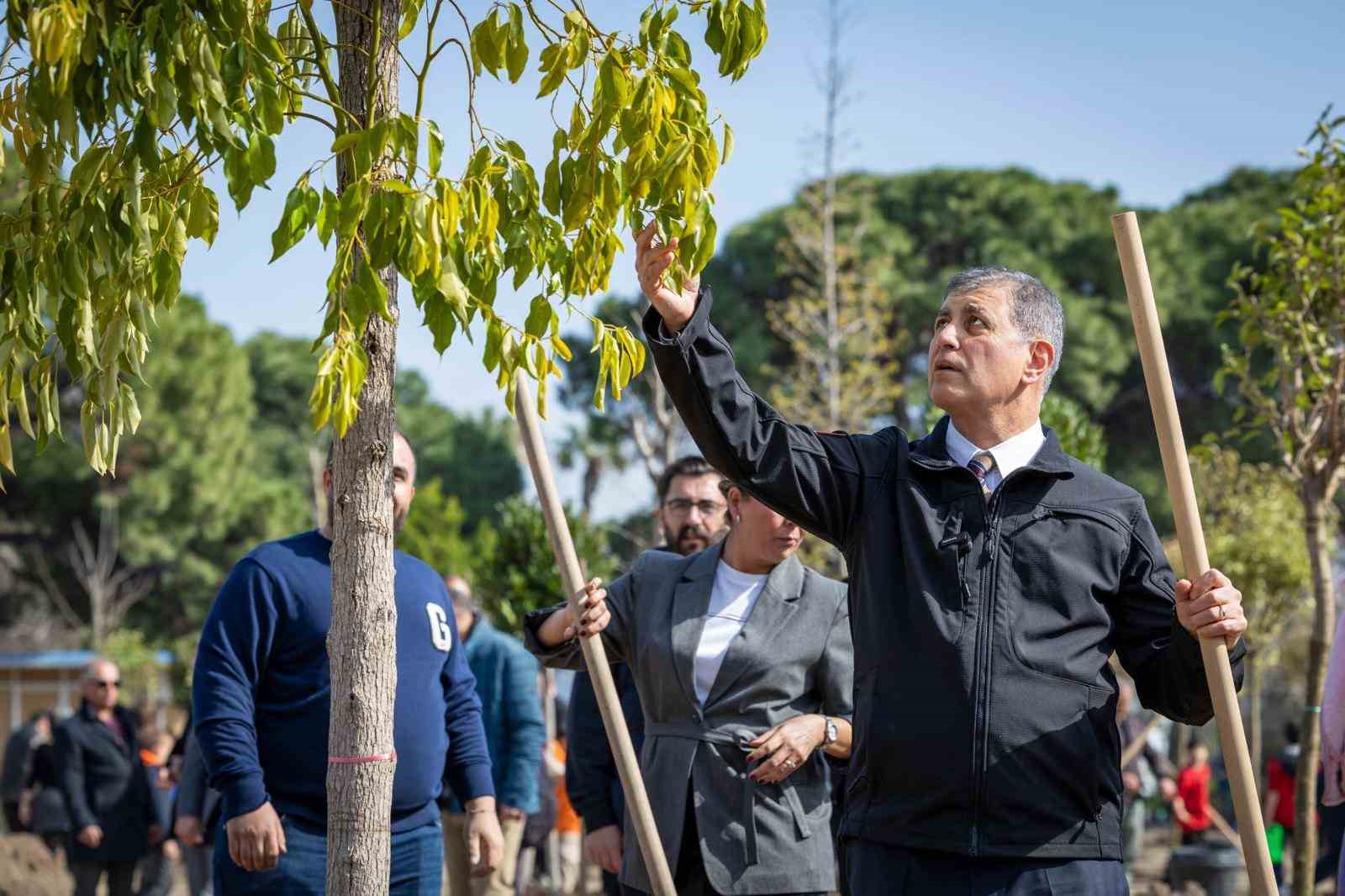 Beton s&ouml;k&uuml;ld&uuml;, umut filizlendi
