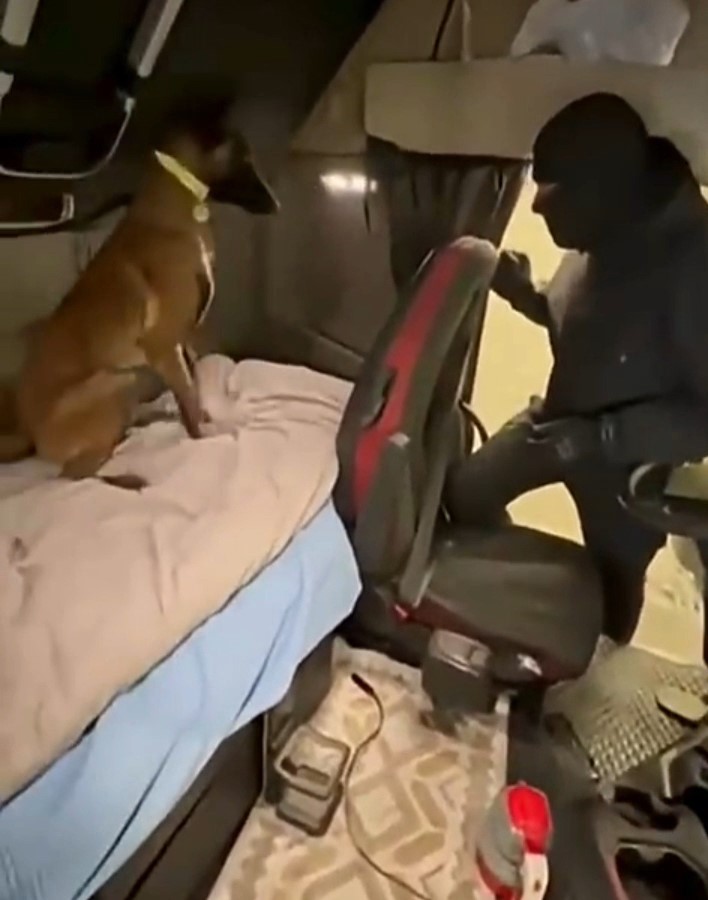 T&uuml;rkiye&rsquo;ye sokulmak istenen 3 kilo 190 gram kokain sınırda yakalandı
