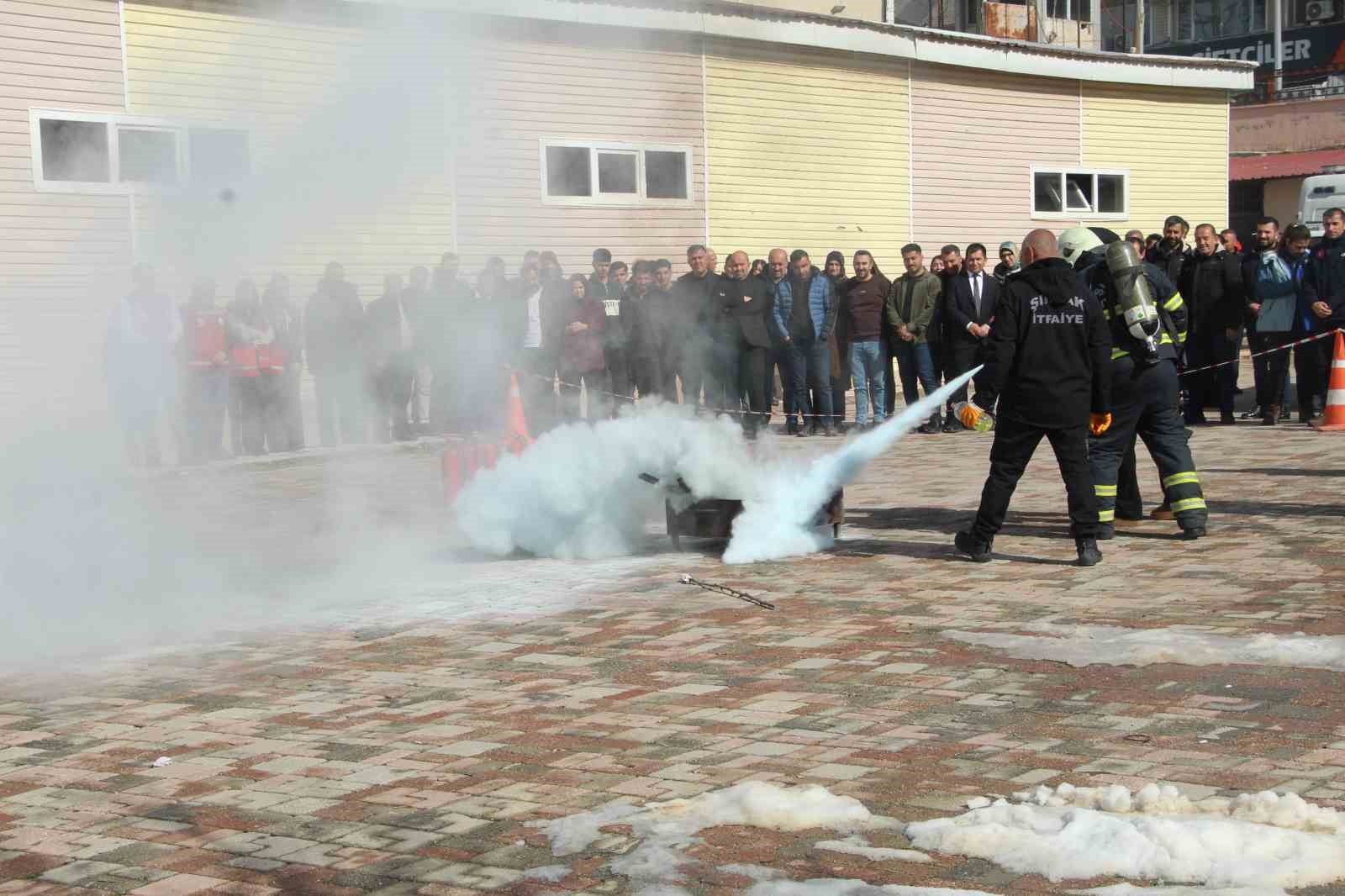 Şırnak’ta deprem tatbikatı gerçeğini aratmadı