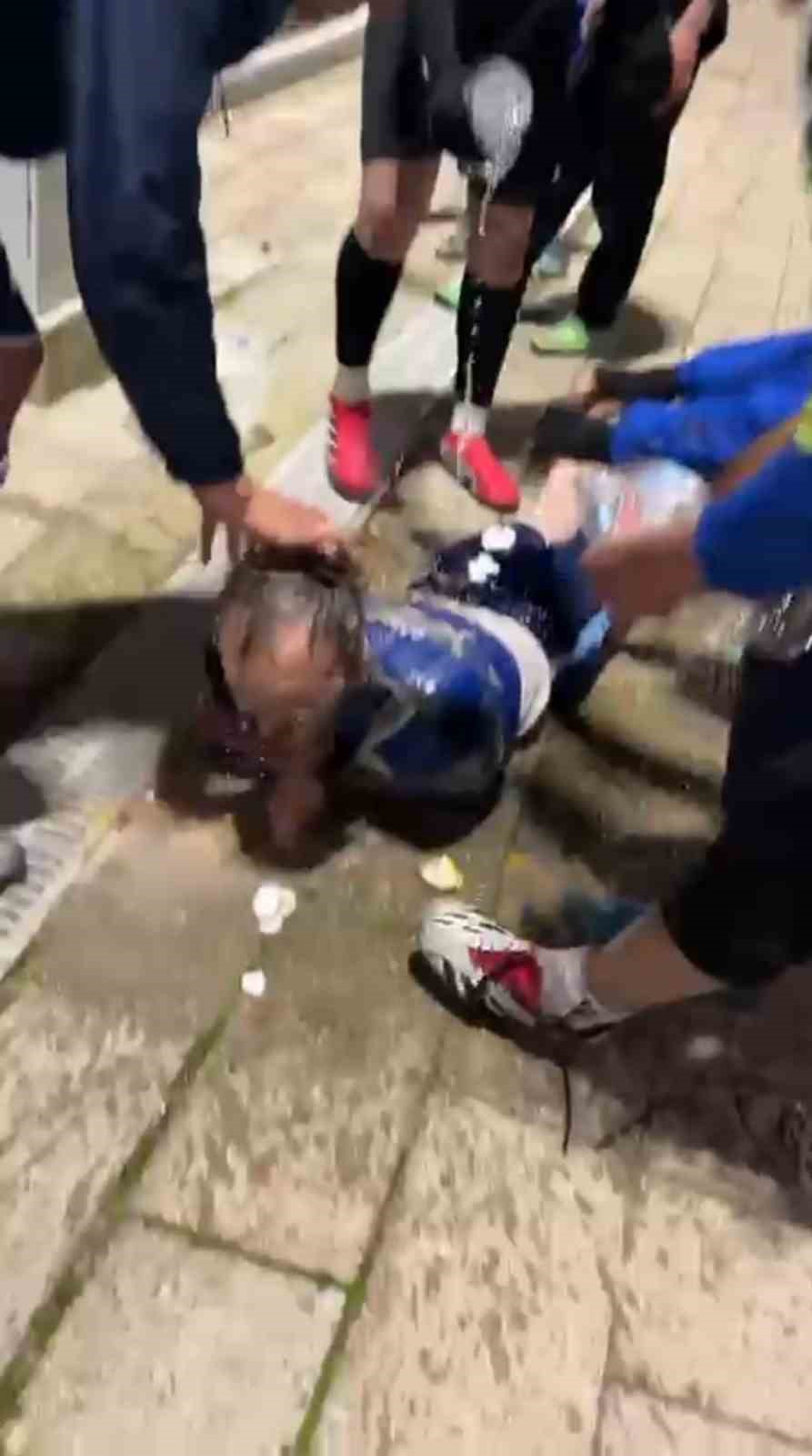 Takım arkadaşlarını koli bandıyla bağlayıp sirkeyle yıkadılar
