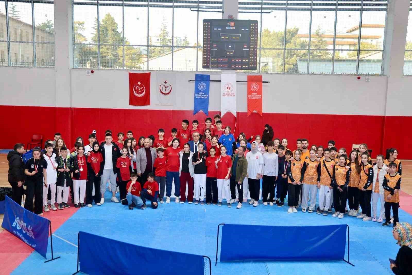 Taekwondo Yıldızlar Mahalli M&uuml;sabakaları heyecanı başladı

