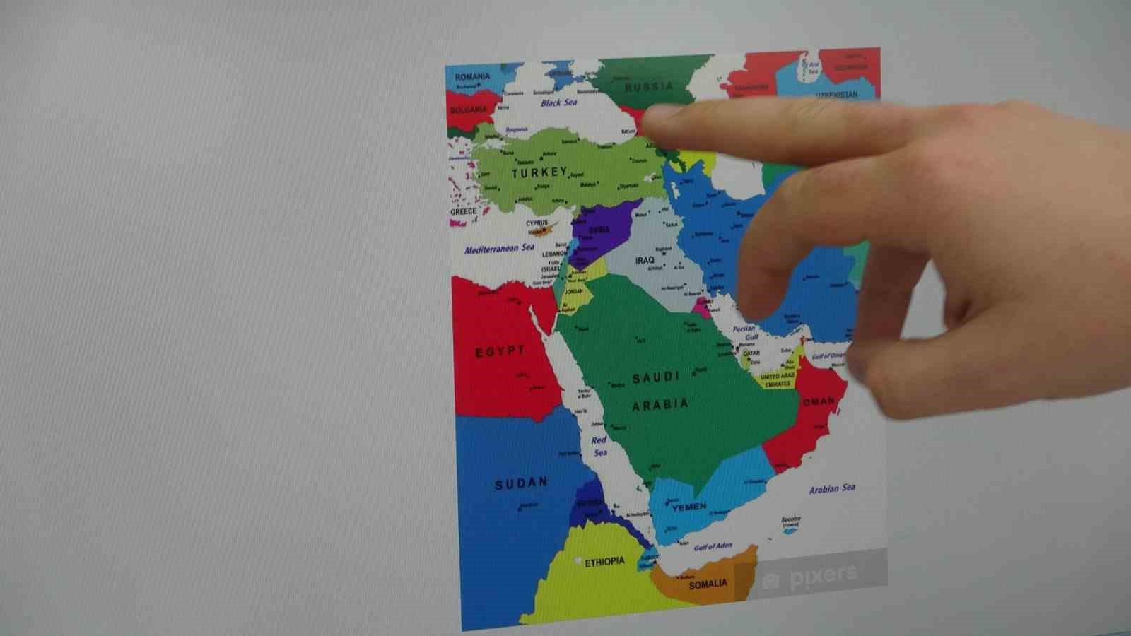 Dr. &Ouml;ğr. &Uuml;yesi Taş&ccedil;ı: "T&uuml;rkiye &ccedil;ok b&uuml;y&uuml;k bir diplomatik ahlak &ouml;rneği sergiliyor"
