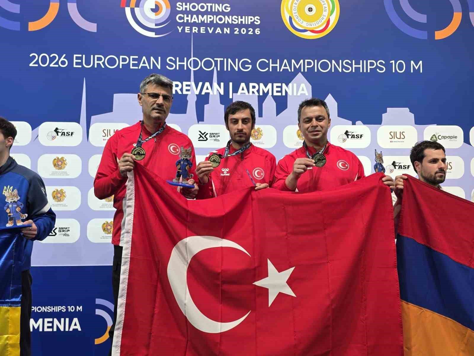 Şampiyon atıcıya Trabzon Havalimanında karşılama
