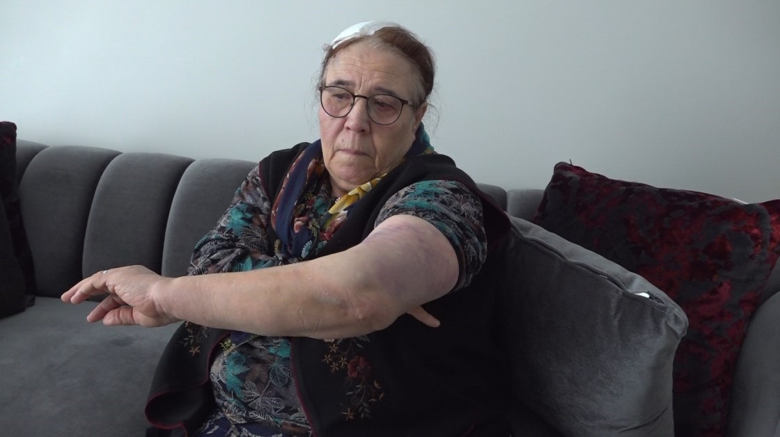 Esenyurt&rsquo;ta komşu dehşeti: Gen&ccedil; adam yaşlı &ccedil;ifti sopayla darp etti
