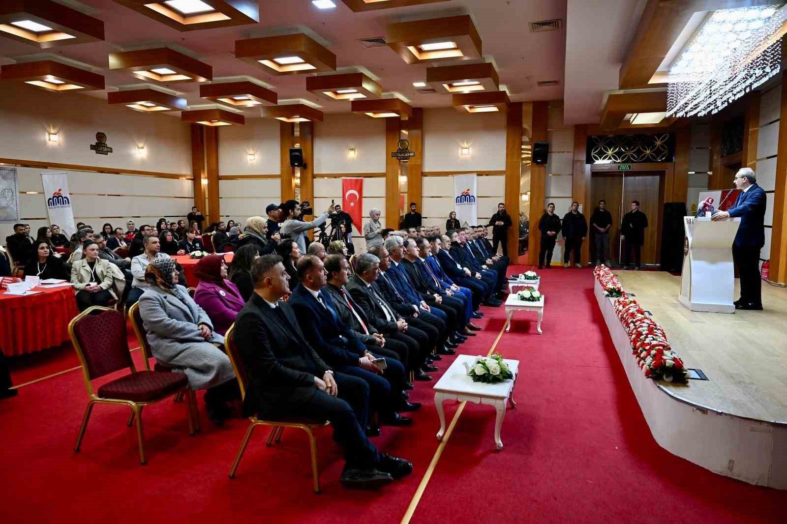 Malatya&rsquo;da kadına y&ouml;nelik şiddetle m&uuml;cadele &ccedil;alıştayı
