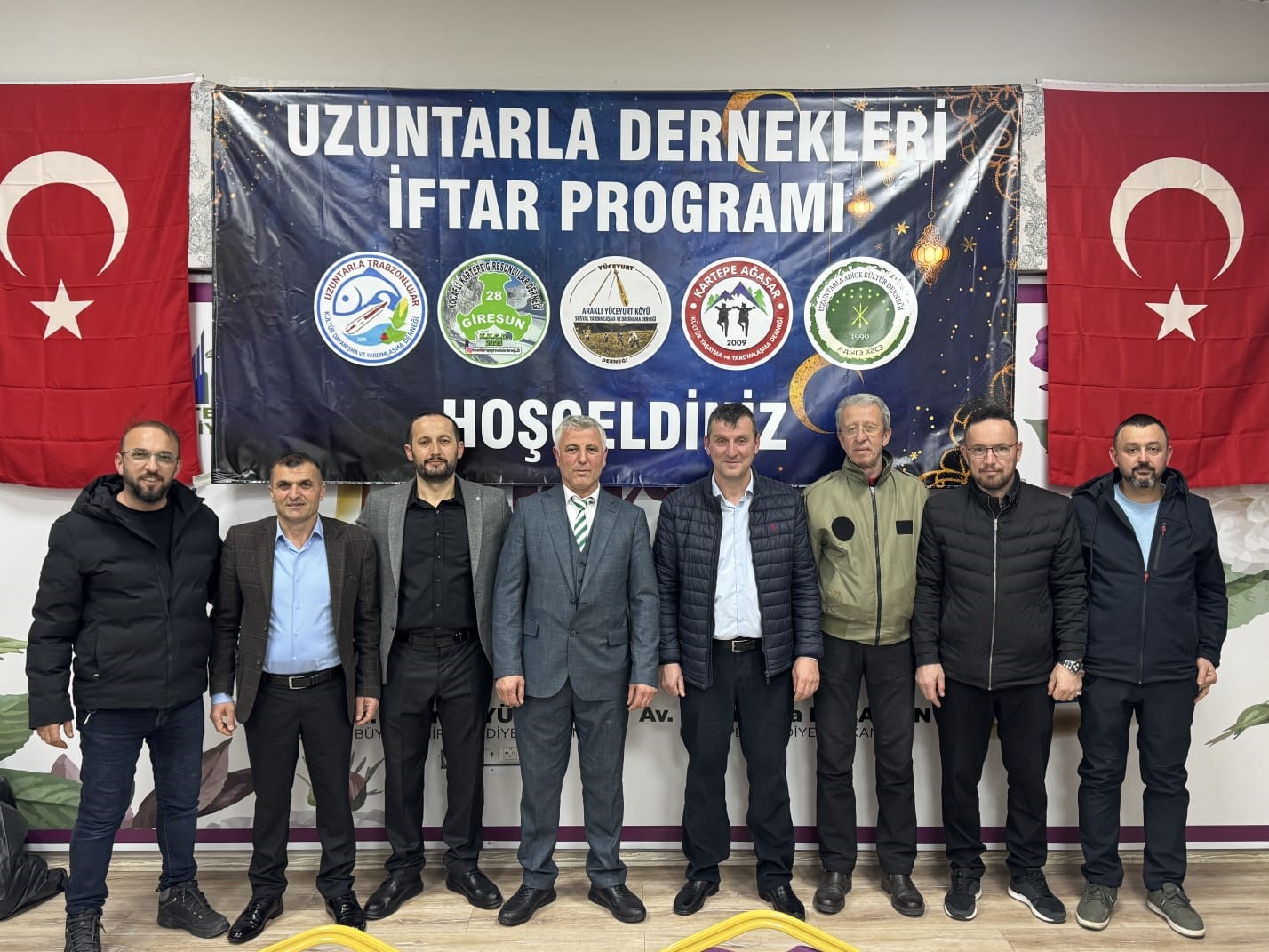 Uzuntarla&rsquo;da il&ccedil;e protokol&uuml; ve vatandaşlar iftar sofrasında bir araya geldi
