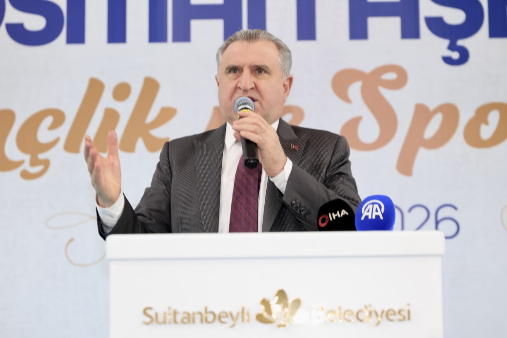 Gen&ccedil;lik ve Spor Bakanı Bak&rsquo;tan Sultanbeylili gen&ccedil;lere m&uuml;jde