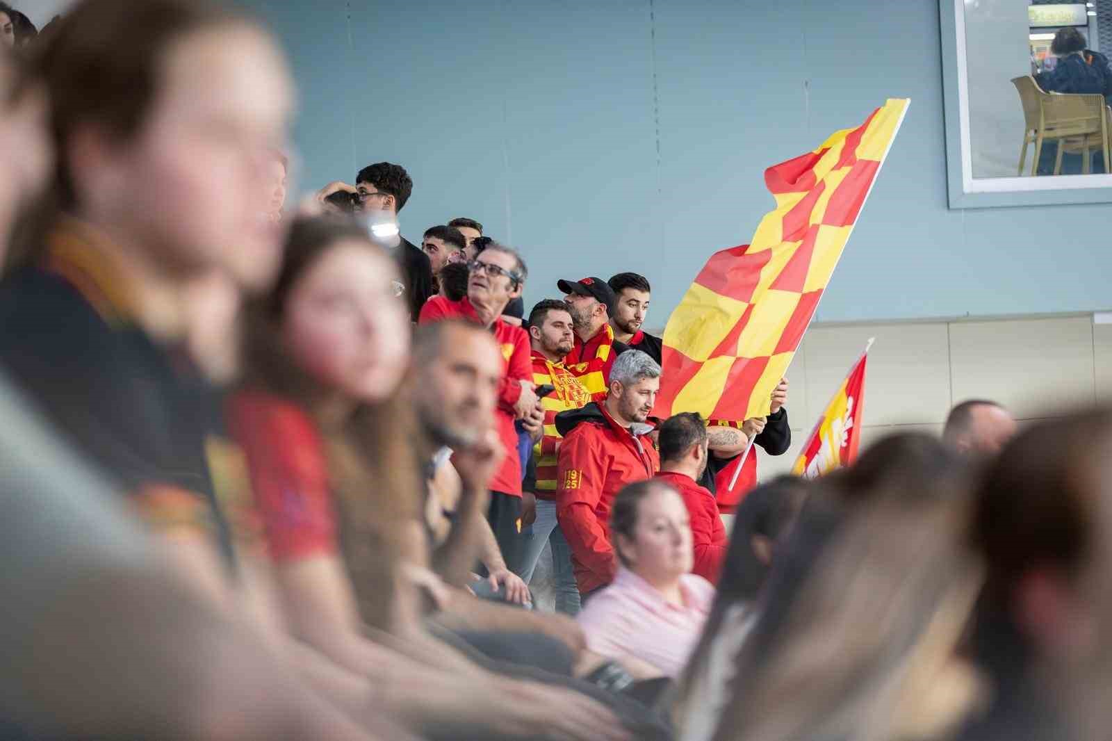 G&ouml;ztepe&rsquo;nin Avrupa zaferine Başkan Tugay da eşlik etti
