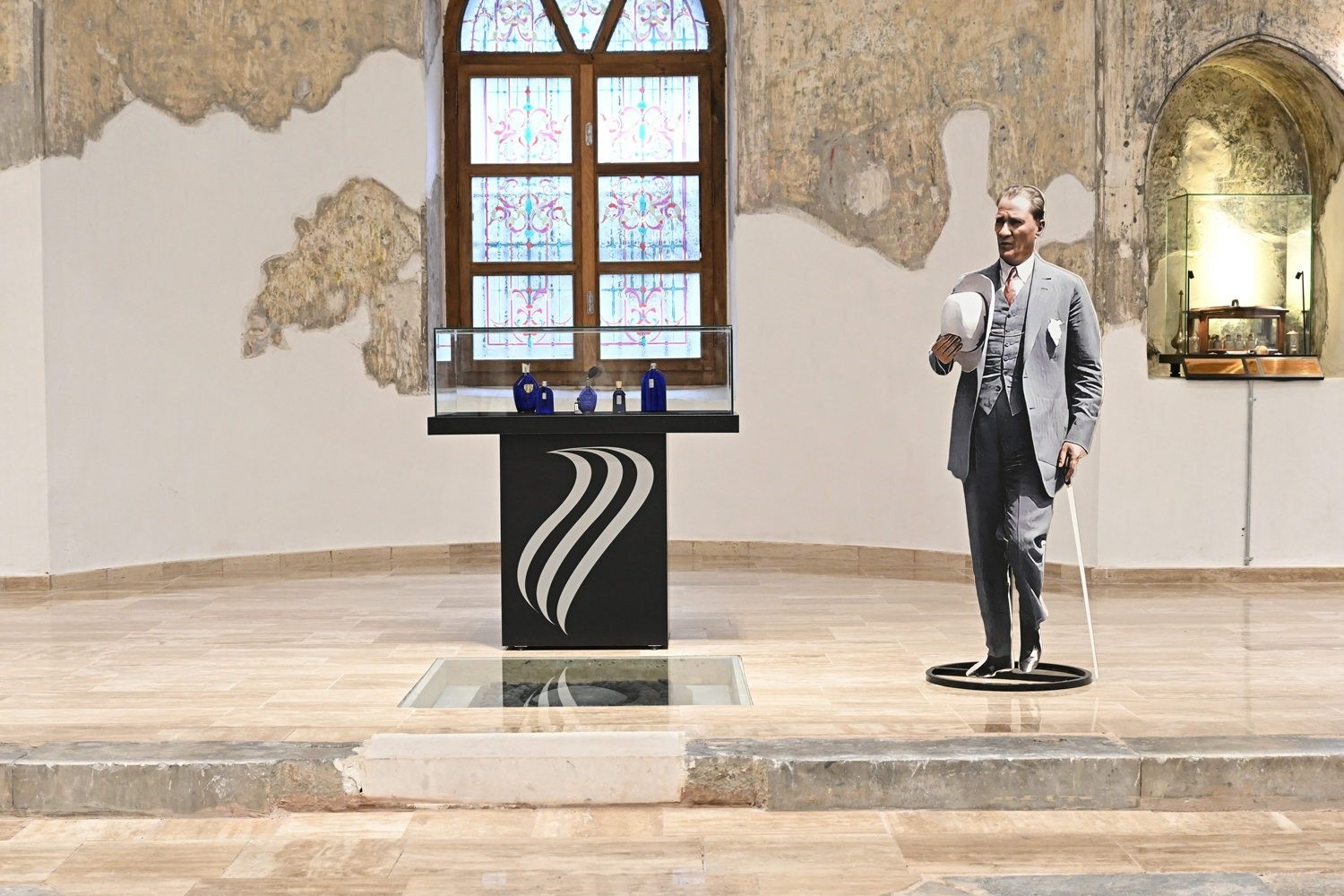 Atat&uuml;rk&rsquo;&uuml;n kullandığı koku ve kolonya şişeleri Misparta Koku M&uuml;zesi&rsquo;nde sergileniyor
