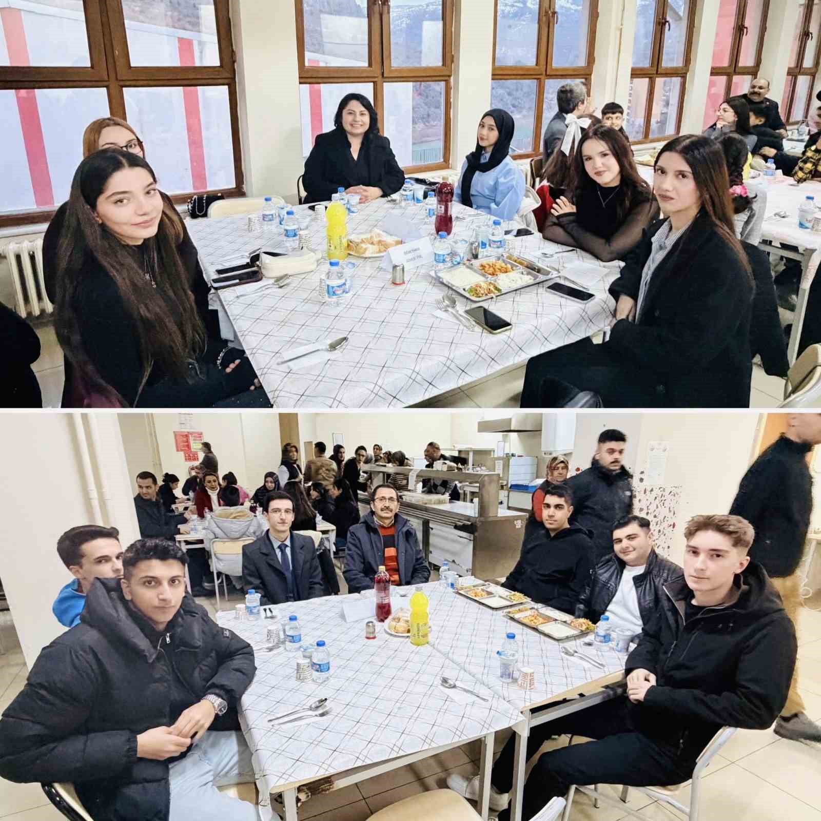 Kemaliye’de öğrencilerle iftar programı düzenlendi